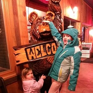 Meet your Posher, Catha